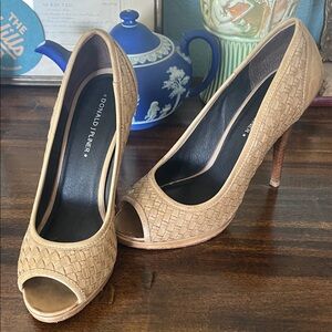 Donald J. Pliner Woven Tan Peep Toe Heels